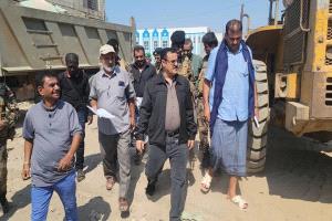 مدير عام المنصورة يدشن مشروع استكمال مكاتب السلطة المحلية بالمديرية
