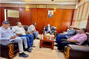 السقطري يشيد بأداء مصنع الغويزي ويؤكد دعم الصناعات السمكية