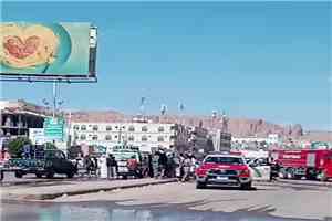 حريق يلتهم باص بسبب انفجار منظومة غاز بشبوة