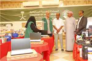 بتمويل مركز الملك سلمان.. تسليم حقيبة العمل لمتدربي مكون سبل العيش ضمن مشروع "بداية" بحضرموت
