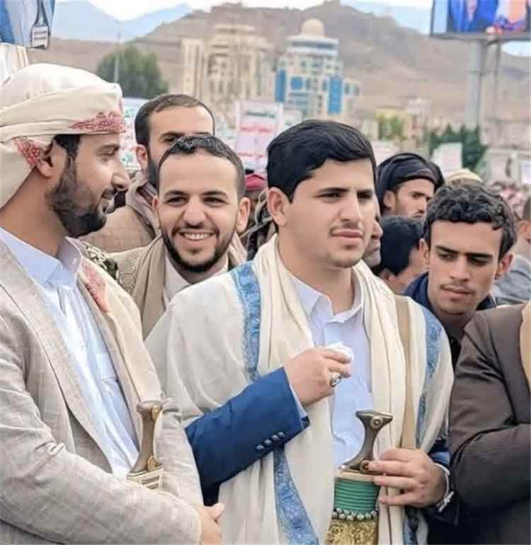 زعيم الحوثيين يمهّد لتوريث نجله وإقصاء منافسيه داخل الجماعة