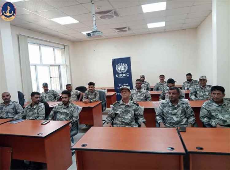 خفر السواحل اليمنية تختتم حزمة دورات تخصصية لتعزيز قدرات منتسبيها في الأمن والسلامة البحرية