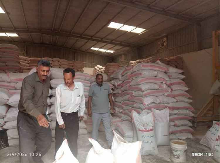 قيادة الصناعة والتجارة والغرفة التجارية بالضالع تنفذ نزولاً ميدانياً إلى مخازن السلع الغذائية في سناح
