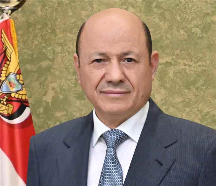 رئيس مجلس القيادة: الدعم السعودي الجديد للبنك المركزي سيمثل دفعة مهمة لمسار الإصلاحات الشاملة