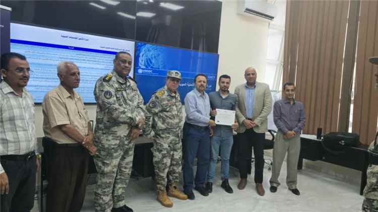عدن..الهيئة العامة للشؤون البحرية تختتم دورة تدريبية لتعزيز أمن المنشآت والبنية التحتية الحيوية