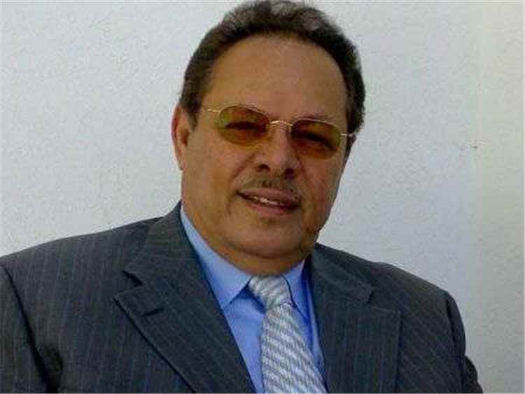 الرئيس علي ناصر محمد يعزّي الشيخ أحمد صالح العيسي في وفاة شقيقه