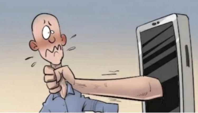ابتزاز عبر «كاميرا واتساب» كاد يدمر عائلة مغربية