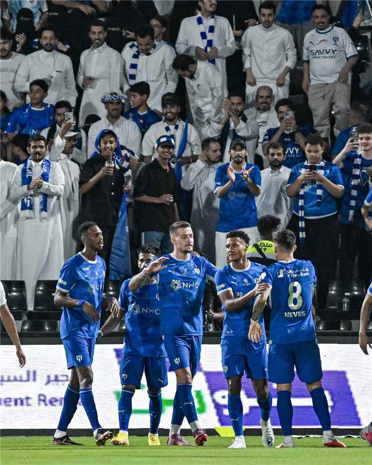الهلال يواصل الابتعاد بصدارة دوري روشن بفوزه على الشباب