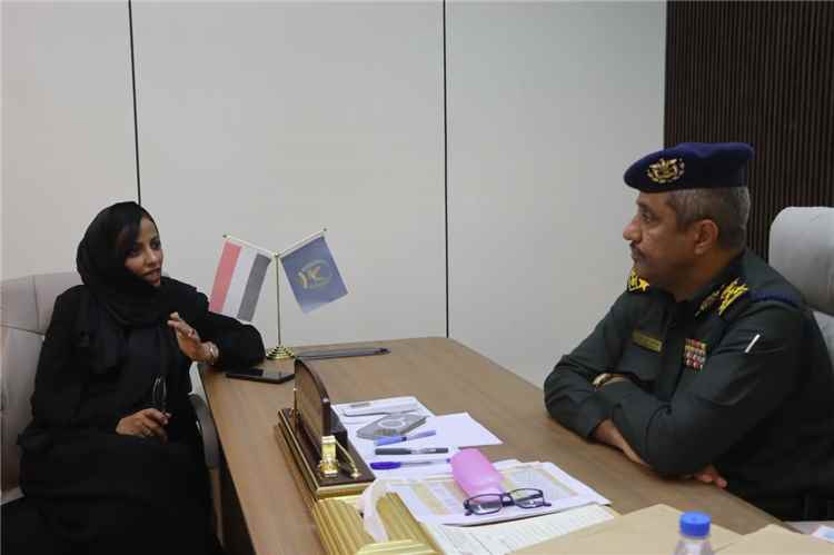 العميد الجابري يبحث مع المعهد الأوروبي للسلام تحديات المياه والزراعة بحضرموت