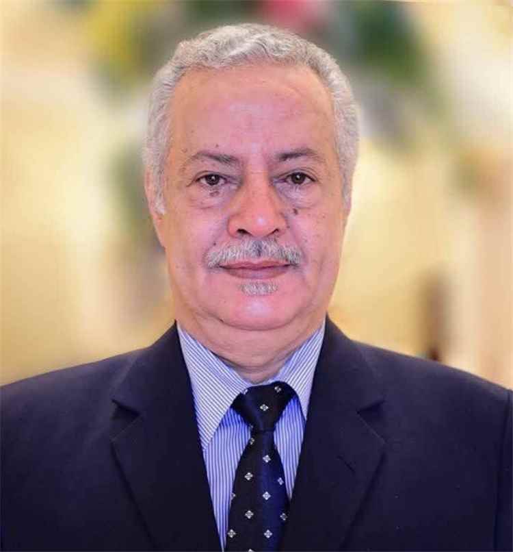 مستشار رئيس مجلس القيادة يعزّي الشيخ أحمد صالح العيسي في وفاة شقيقه