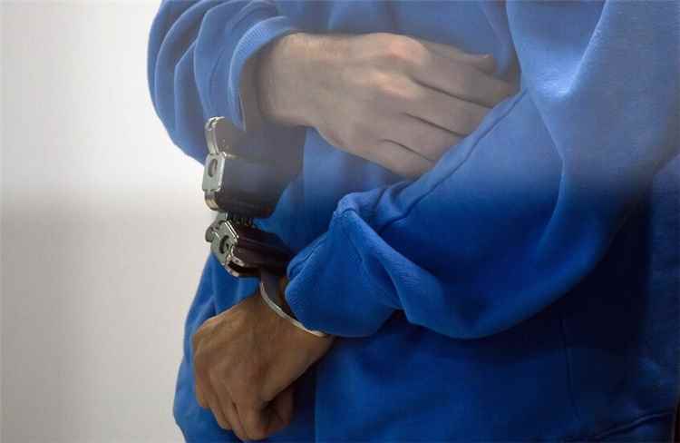 السعودية.. الداخلية تعلن إعدام مواطن قتل زوجته وابنته ذبحا أثناء نومهما