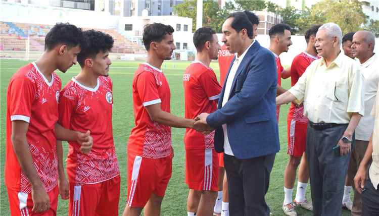 البكري يزور تدريبات المنتخب الوطني الأول لكرة القدم استعدادًا لخليجي 27