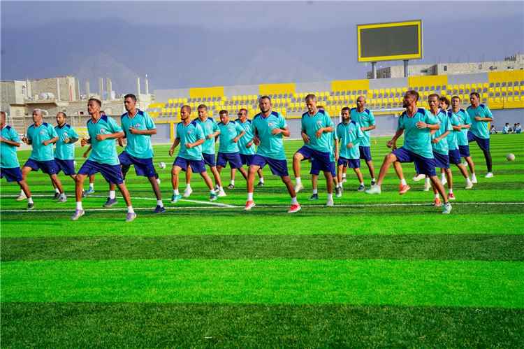 بدعم محافظ أبين.. انطلاق الاختبارات العملية في الدورة التدريبية الآسيوية الأولى للمستوى (C) لمدربي كرة القدم