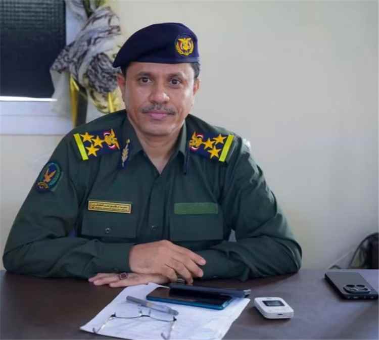 مدير عام أمن أبين يعزي في وفاة مرافق مدير أمن المحفد الملازم علي مهدي الطلاسي
