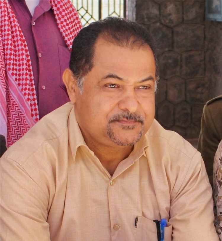 مدير مكتب الاعلام مديرية لودر يعزي الشيخ أحمد صالح العيسي وإخوانه بوفاة شقيقهم عيدروس