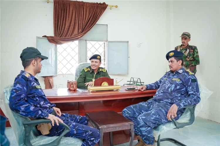 مدير أمن أبين يقوم بزيارة تفقدية لشرطة النجدة ويطلع على سير العمل ومستوى الجاهزية الأمنية