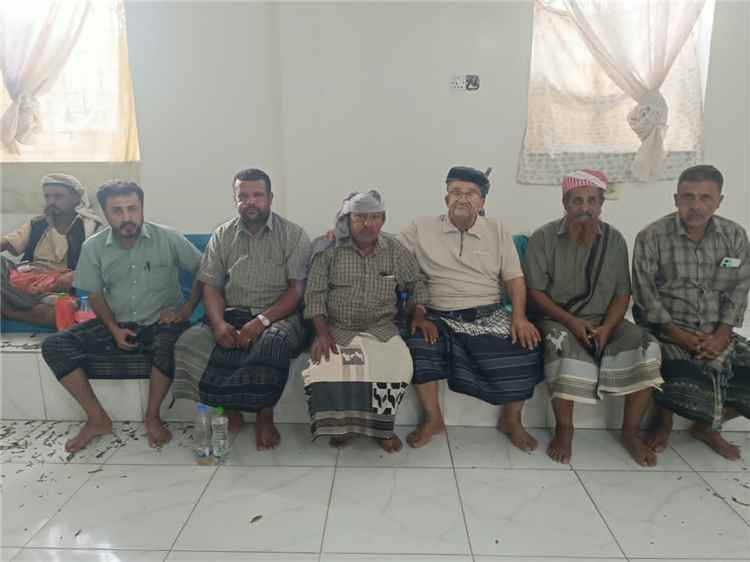 شخصيات من مجالي الحضن وأماجل تطمئن على صحة ناصر عوض .. يتقدمهم رئيس فرع المؤتمر الشعبي في لودر