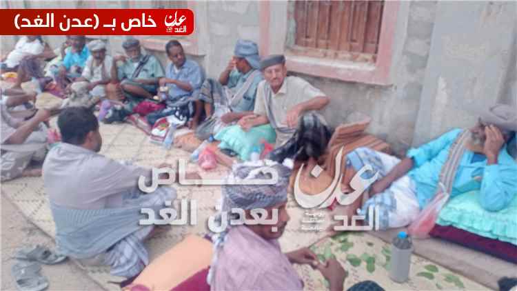مدير عام أحور والأمين العام ومنسق منظمة كير والشيخ فريد عوض يؤدون واجب العزاء في وفاة الشيبة عوض البسيمي