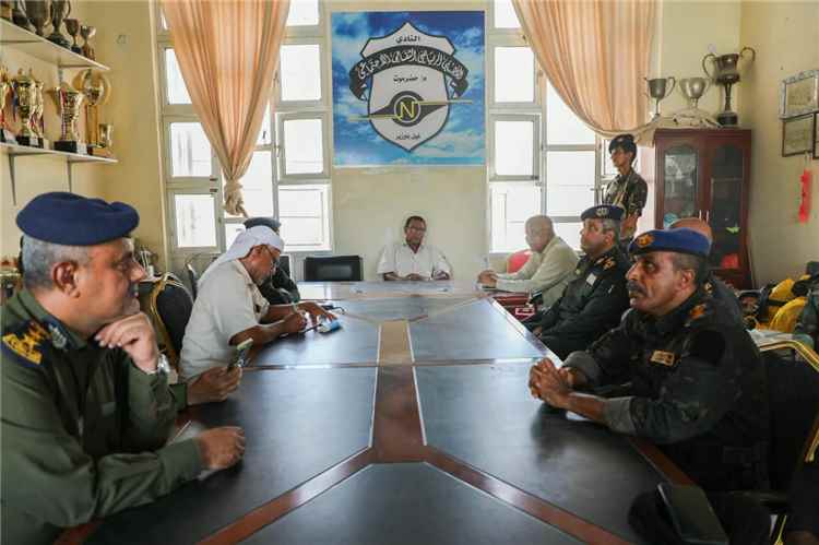 الجابري يختتم جولته الميدانية بغيل باوزير بزيارة للنادي الأهلي ويؤكد أهمية الوفاء لرموز المجتمع