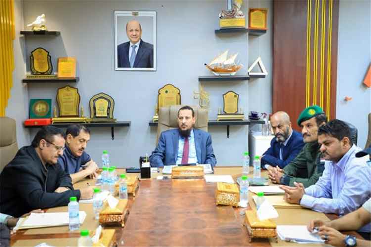 المحافظ شيخ يترأس اجتماعًا لمناقشة أزمة الغاز  في العاصمة عدن ويقر إجراءات لتصحيح آلية التوزيع