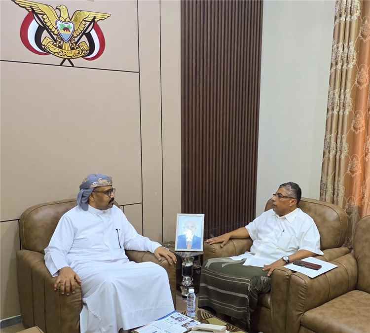 التميمي مدير عام مصلحة شؤون القبائل يلتقي مدير عام مكتب وزارة النقل بوادي وصحراء حضرموت