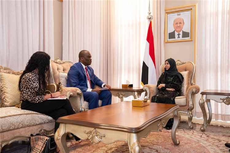 وزيرة الخارجية تبحث مع سفير جنوب أفريقيا تعزيز العلاقات الثنائية والقضايا ذات الاهتمام المشترك