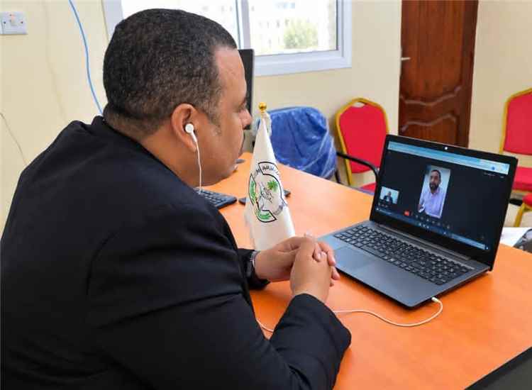 مؤتمر حضرموت الجامع يبحث مع الدبلوماسية البريطانية سبل التعاون وتطلعات حضرموت وأبنائها