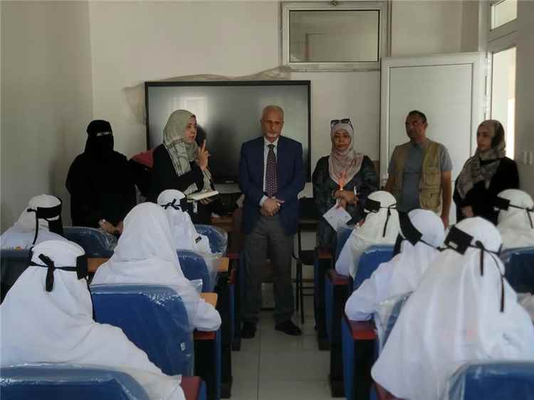 الوكيل الشبحي يدشن نزولاً ميدانياً إلى معهد الدكتور أمين ناشر للعلوم الصحية