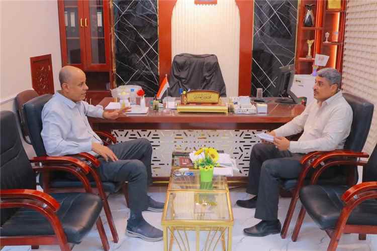 مدير عام سيئون يناقش مع مدير عام الأشغال العامة والطرق عددا من القضايا الخدمية