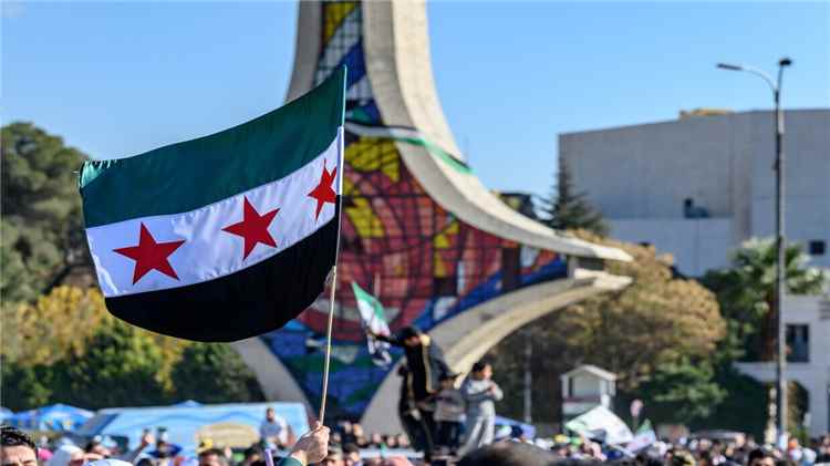 خطة ترامب بين الواقع والخيال.. هل تتحول بادية سوريا إلى ممر بديل عن مضيق هرمز ؟