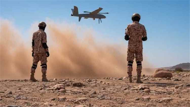 بحيبح: القوات المسلحة تمسك بزمام المبادرة والتنسيق مستمر بشأن الهجمات ضد الحوثيين