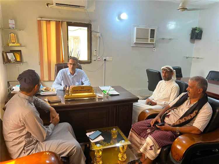 مدير عام الشؤون الاجتماعية والعمل يلتقي قيادة الجمعية التعاونية السكنية لموظفي جامعة حضرموت