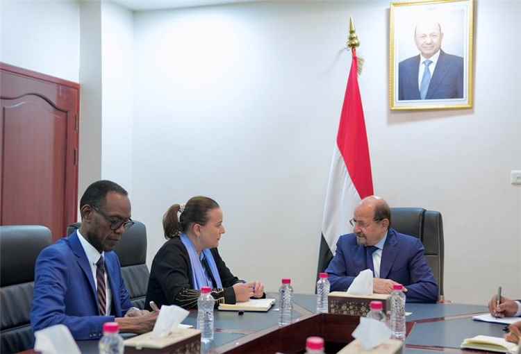 رئيس الوزراء يستقبل في عدن الممثل المقيم لبرنامج الأمم المتحدة الإنمائي