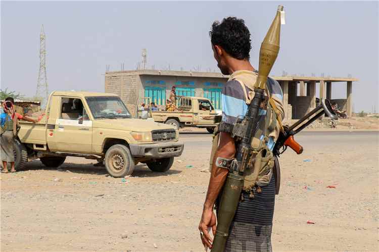 الجيش يطارد الحوثيين جنوب شرقي الحديدة
