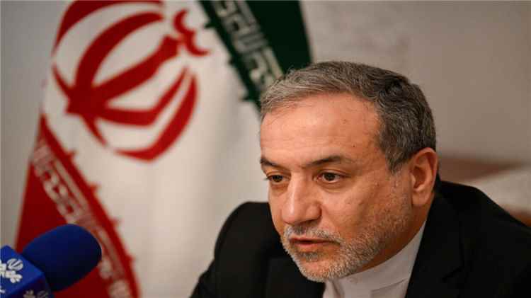 وفد قطري في طهران لخفض التوترات.. ومحادثات جيدة مع عراقجي