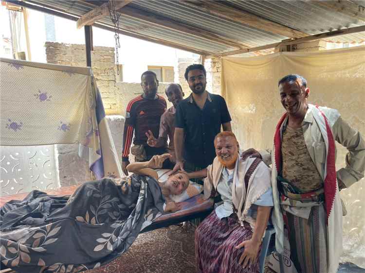 قيادات في مجلس المستقبل الجنوبي تزور خالد باضروش للاطمئنان على صحته