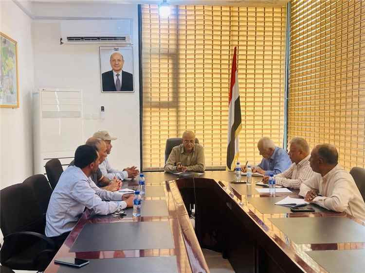 الشرجبي يوجه بإنهاء أعمال التصفية لمشروعي الصرف الصحي في سيئون وتريم