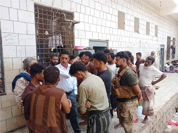 نيابة جعار تتفقد أوضاع السجناء في السجن المركزي بأبين