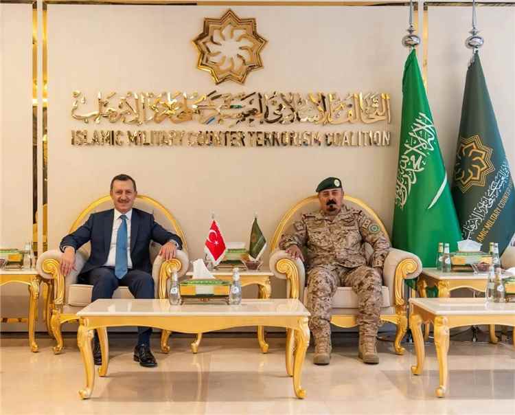 التحالف الإسلامي وتركيا يبحثان تعزيز التعاون في محاربة الإرهاب