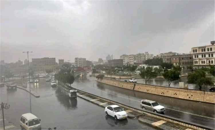 الأرصاد يتوقع أمطاراً رعدية على عدد من المحافظات خلال الساعات المقبلة