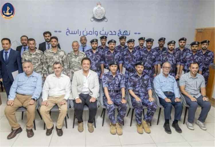 خفر السواحل اليمنية تشارك في دورة إقليمية لتعزيز مكافحة التهريب والتفتيش والتقنيات الحديثة