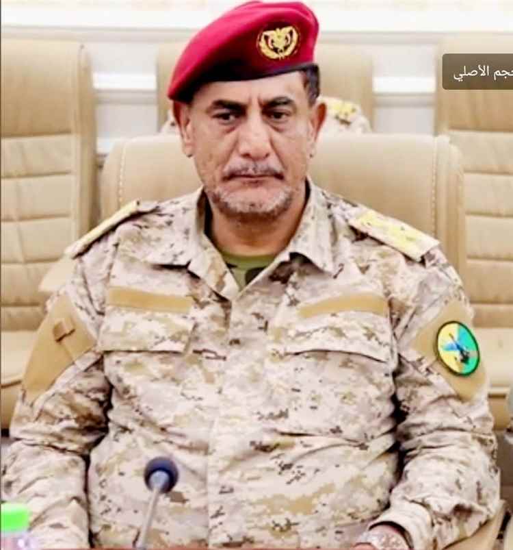 مدير عام خورمكسر يهنئ اللواء الخضر الشعوي بمناسبة تعيينه رئيسًا لهيئة القوى البشرية وترقيته إلى رتبة لواء