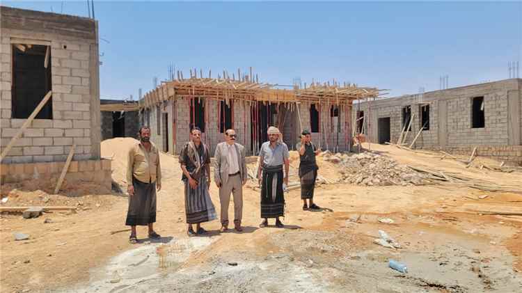 الوكيل الدغاري يتفقد سير الأعمال في مشروع المبنى الإداري الجديد لكهرباء شبوة