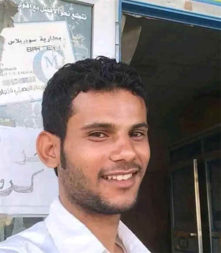 السلطة المحلية بسرار تعزي في استشهاد الجندي محسن المنصري بجبهة الحد بيافع