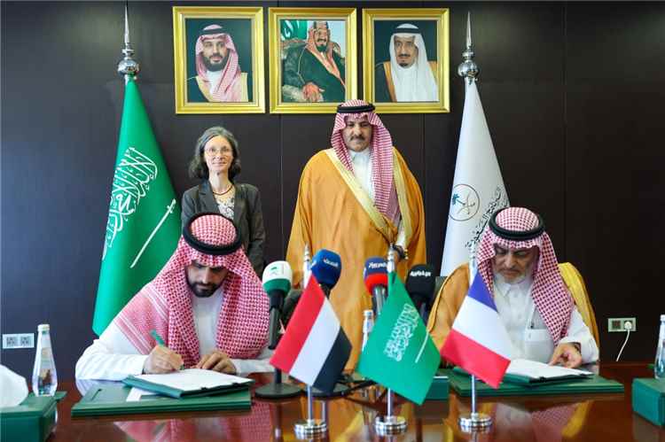 البرنامج السعودي ومركز فرنسي يطلقان مشروعين لتعزيز أنظمة المياه الحضرية في تعز