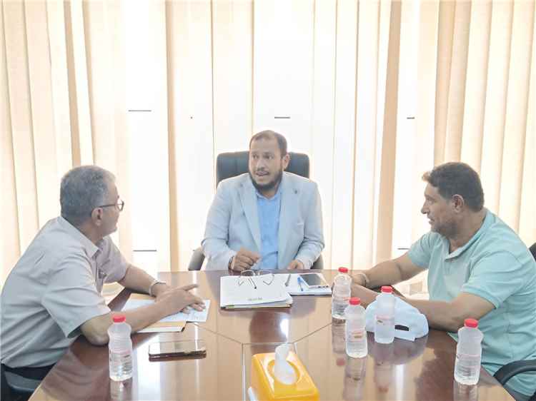 القلعة يبحث مع صندوق النظافة تنفيذ حملة شاملة لتعزيز النظافة بالمعلا