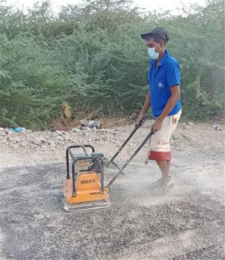 أشغال القطن تواصل أعمال صيانة وتأهيل عدد من الطرق