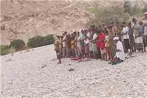 أهالي مديرية حجر بحضرموت يؤدون صلاة الاستسقاء طلبا للغيث