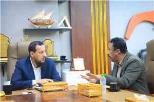 المحافظ شيخ يناقش مع وكيل أول هيئة الأراضي أوضاع أراضي وعقارات الدولة في عدن