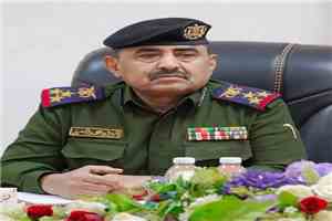 مدير عام شرطة شبوة يعزي العقيد احمد صالح هشلة في وفاة والده
